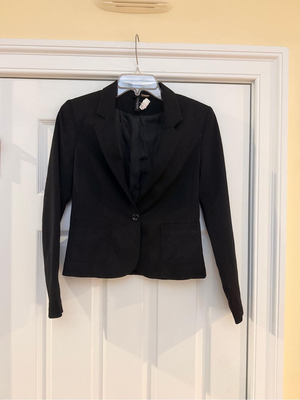 Ladies Size 4 " H &M Divided" Black Single-Button Women's Blazer SEXY GUC